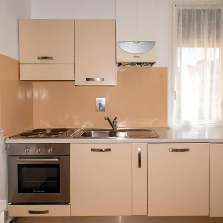 Apartment Charlotte Con Parcheggio, 5 Terre, Vicino Stazione La Spezia