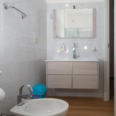 Charlotte Con Parcheggio, 5 Terre, Vicino Stazione דירה לה ספציה